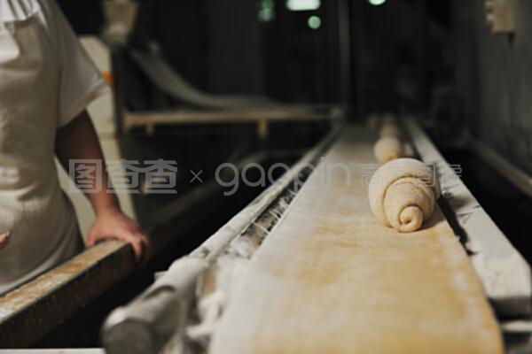 从车间到餐桌 面包工厂的糕点生产之旅